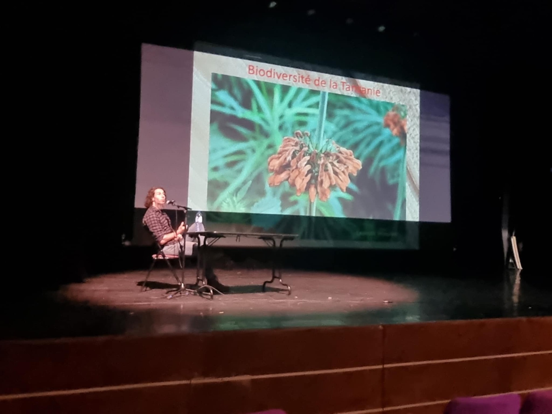 Conférence en auditorium sur la Tanzanie